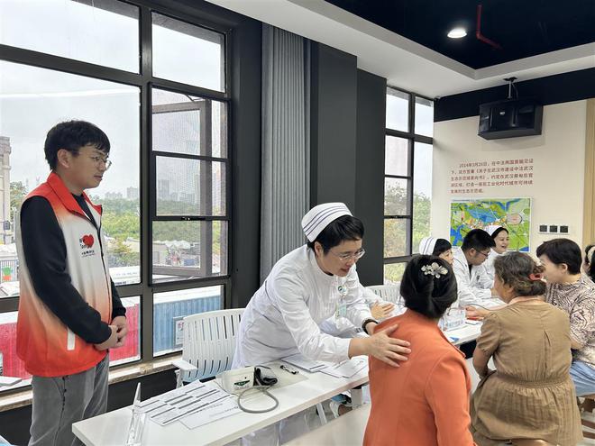 量血压、测血糖、营养指导&hellip;武汉蔡甸同济社区开展秋季养生活动